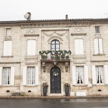 Отель Le Grand Echiquier Coutras Экстерьер фото